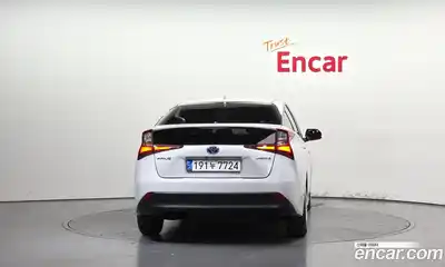 Toyota Prius 2022 1.8 гидро в Москве № 2133062, миниатюра 4