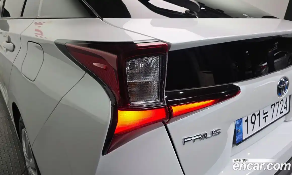 Toyota Prius 2022 1.8 гидро в Москве № 2133062, фото 9