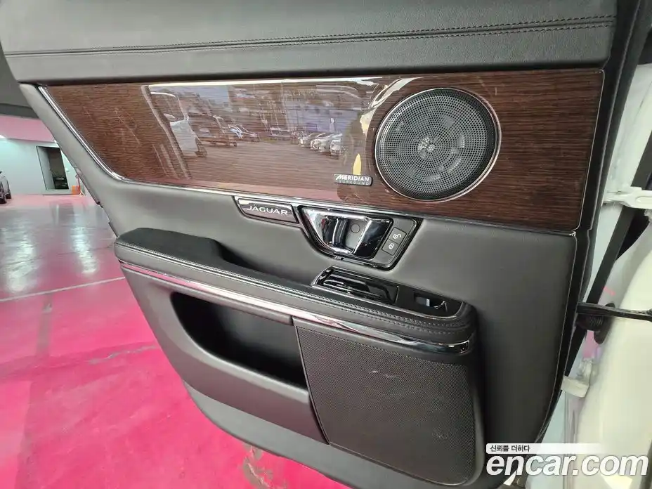 Jaguar XJ 2017 3.0 гидро, фото 15