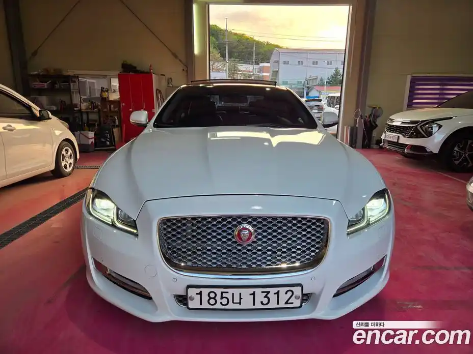 Jaguar XJ 2017 3.0 гидро, фото 3