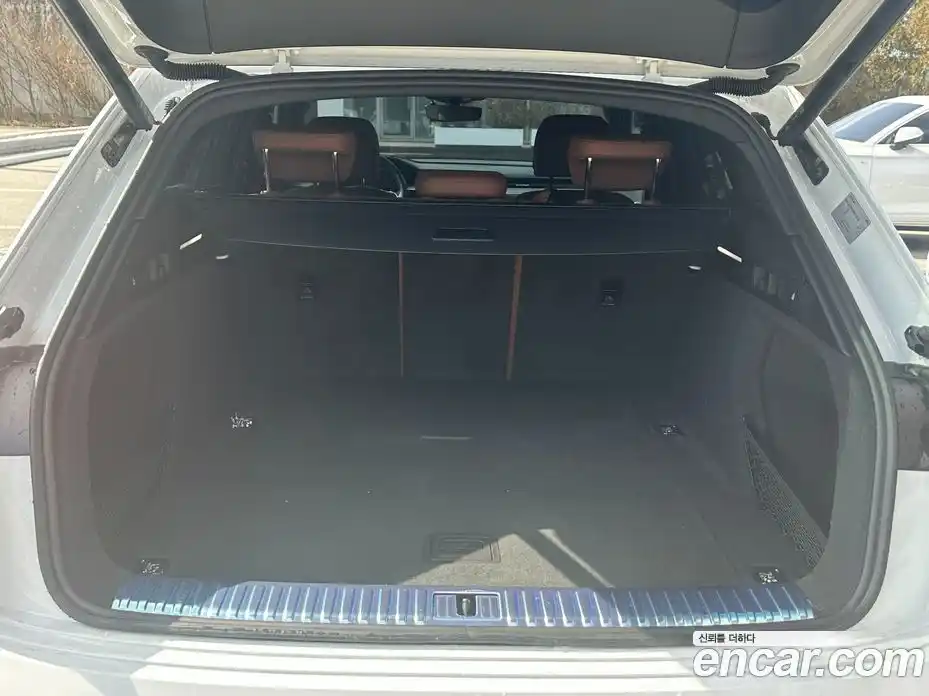 Audi Q8 e-tron 2024 гидро в Москве, фото 11