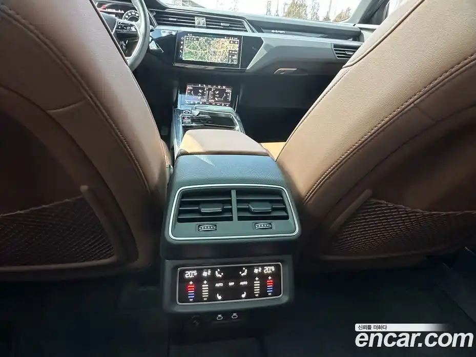 Audi Q8 e-tron 2024 гидро в Москве, фото 17