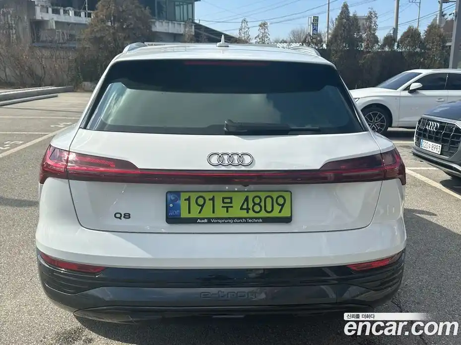 Audi Q8 e-tron 2024 гидро в Москве, фото 4