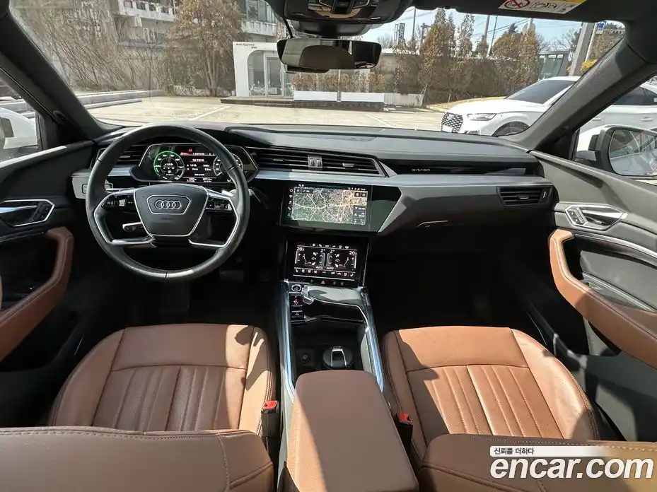 Audi Q8 e-tron 2024 гидро в Москве, фото 7