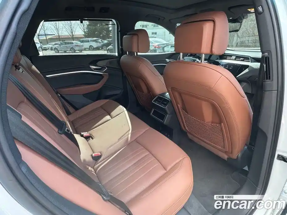 Audi Q8 e-tron 2024 гидро в Москве, фото 10