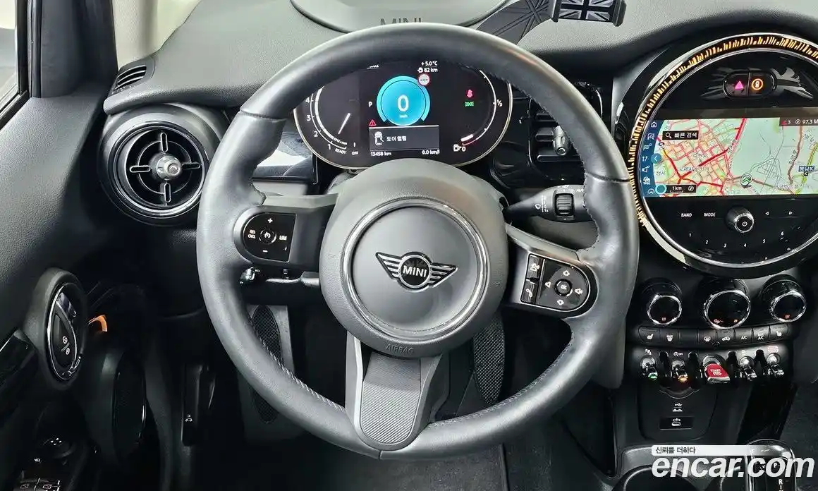 Mini Cooper 2024 1.5 гидро в Москве № 231379, фото 13