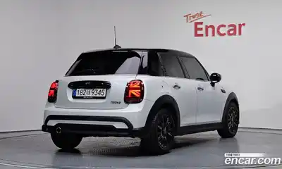 Mini Cooper 2024 1.5 гидро в Москве № 231379, миниатюра 2