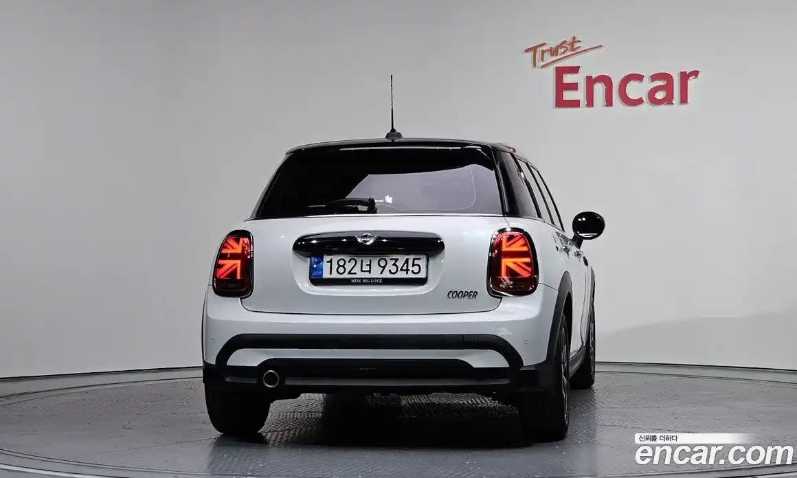 Mini Cooper 2024 1.5 гидро в Москве № 231379, фото 4