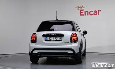 Mini Cooper 2024 1.5 гидро в Москве № 231379, миниатюра 4