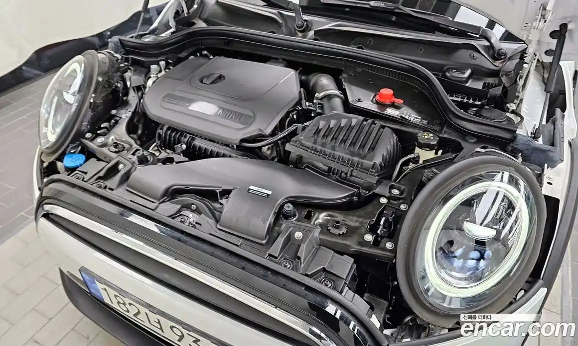Mini Cooper 2024 1.5 гидро в Москве № 231379, фото 6