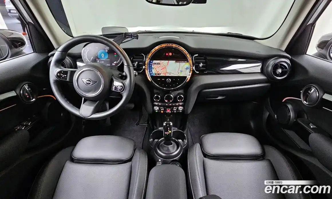 Mini Cooper 2024 1.5 гидро в Москве № 231379, фото 7