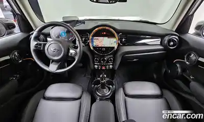 Mini Cooper 2024 1.5 гидро в Москве № 231379, миниатюра 7