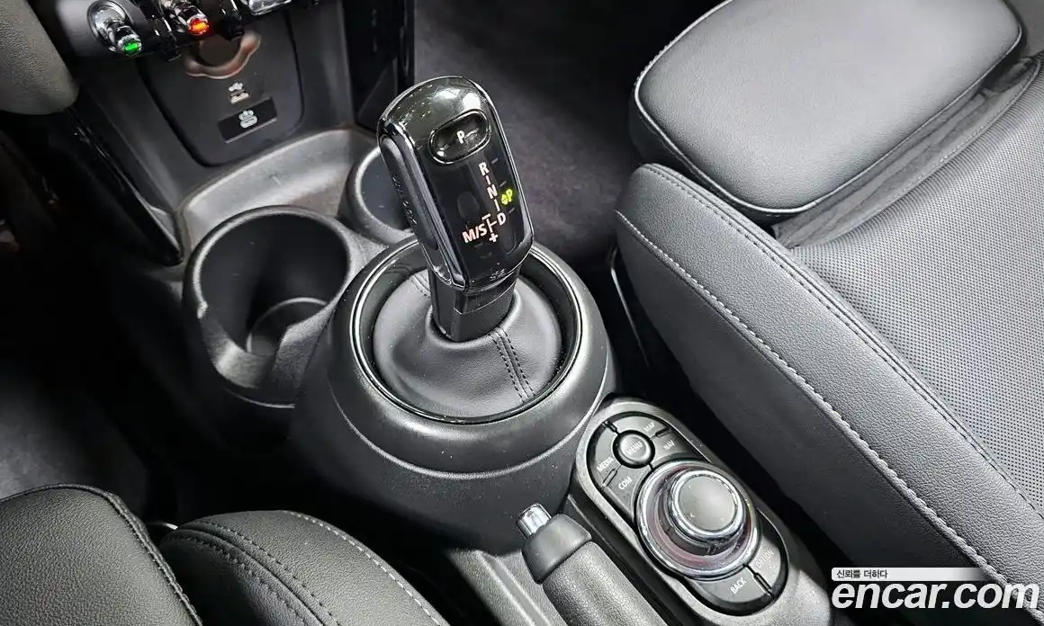 Mini Cooper 2024 1.5 гидро в Москве № 231379, фото 9