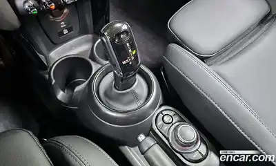 Mini Cooper 2024 1.5 гидро в Москве № 231379, миниатюра 9
