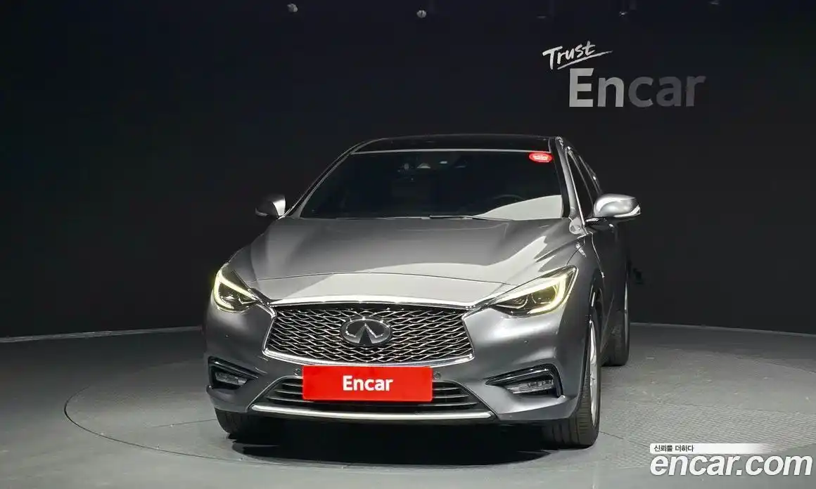 Infiniti Q30 2019 2.0 гидро в Москве № 256152, фото 3
