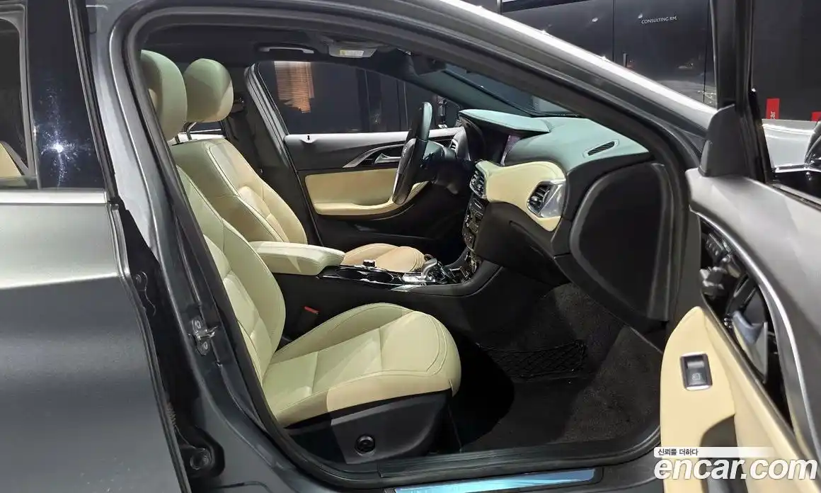 Infiniti Q30 2019 2.0 гидро в Москве № 256152, фото 10