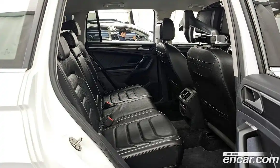 Volkswagen Tiguan 2021 2.0 гидро в Москве № 168849, фото 12