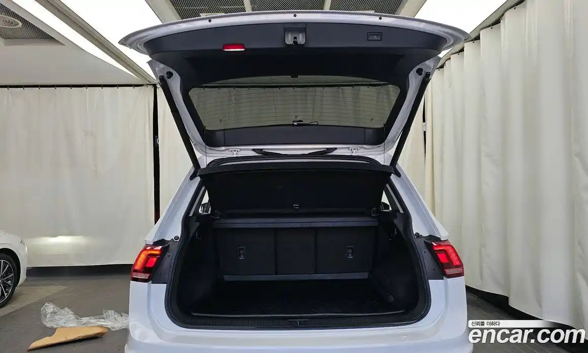Volkswagen Tiguan 2021 2.0 гидро в Москве № 168849, фото 20