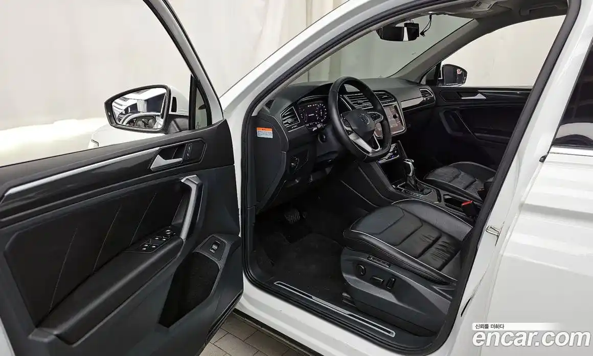 Volkswagen Tiguan 2021 2.0 гидро в Москве № 168849, фото 10