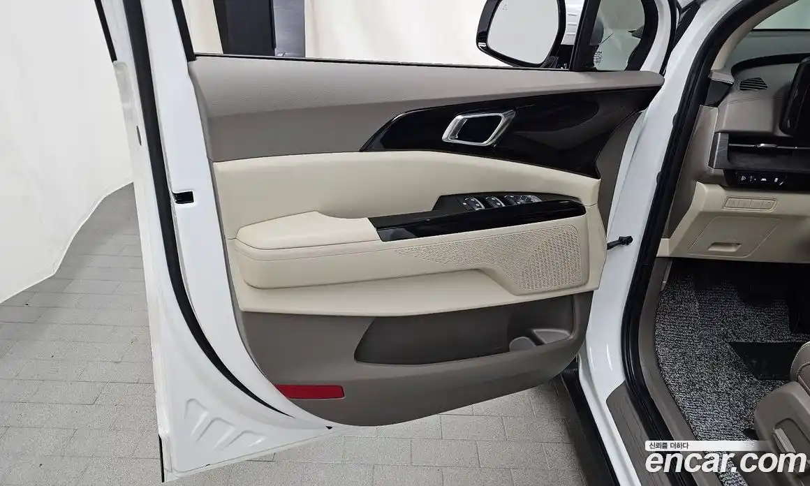 Kia Canival 2023 3.5 гидро в Москве, фото 14