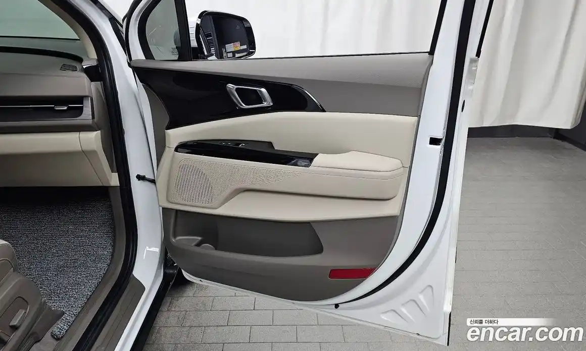 Kia Canival 2023 3.5 гидро в Москве, фото 15
