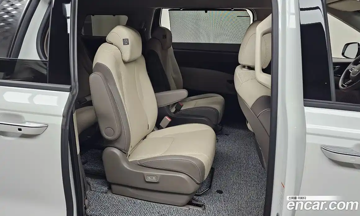 Kia Canival 2023 3.5 гидро в Москве, фото 18