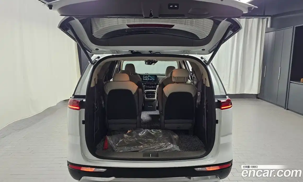 Kia Canival 2023 3.5 гидро в Москве, фото 26