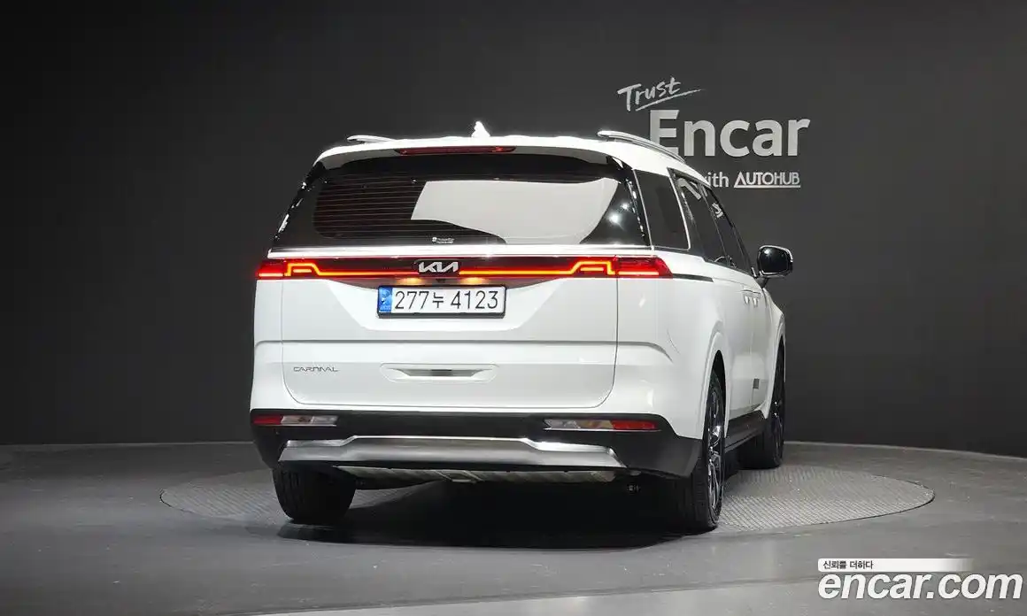 Kia Canival 2023 3.5 гидро в Москве, фото 4