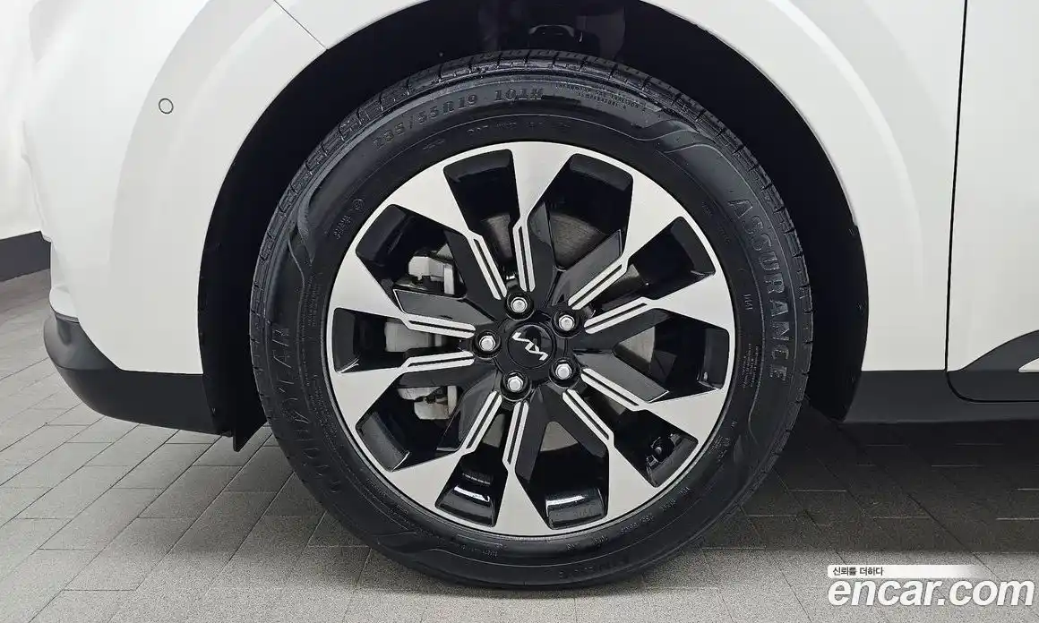 Kia Canival 2023 3.5 гидро в Москве, фото 5
