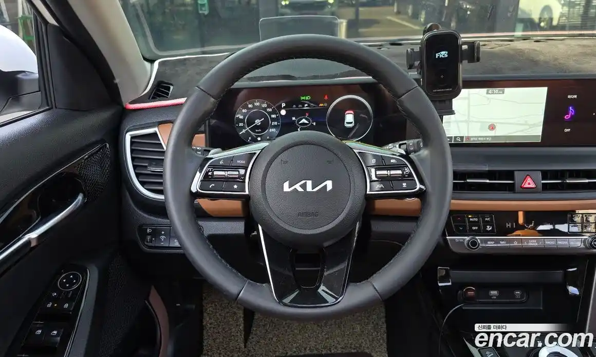 Kia Seltos 2023 1.6 гидро в Москве, фото 13