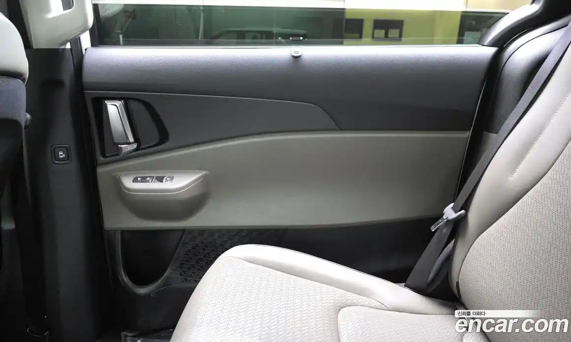 Kia Canival 2024 1.6 гидро в Москве, фото 15
