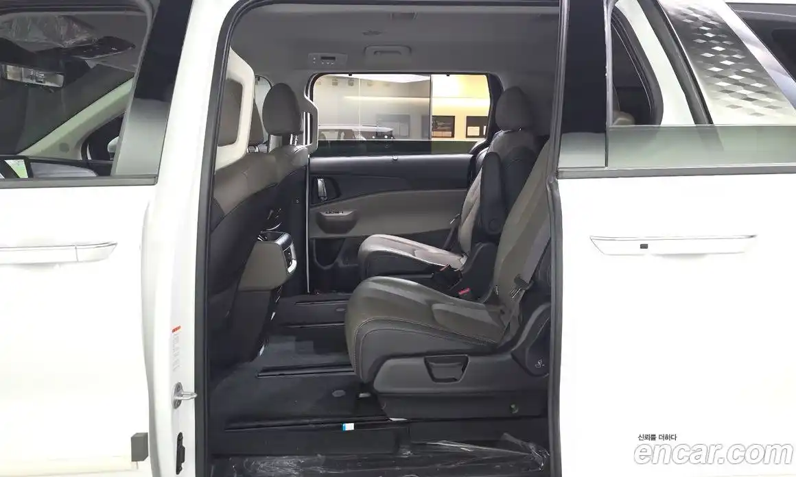 Kia Canival 2024 1.6 гидро в Москве, фото 16