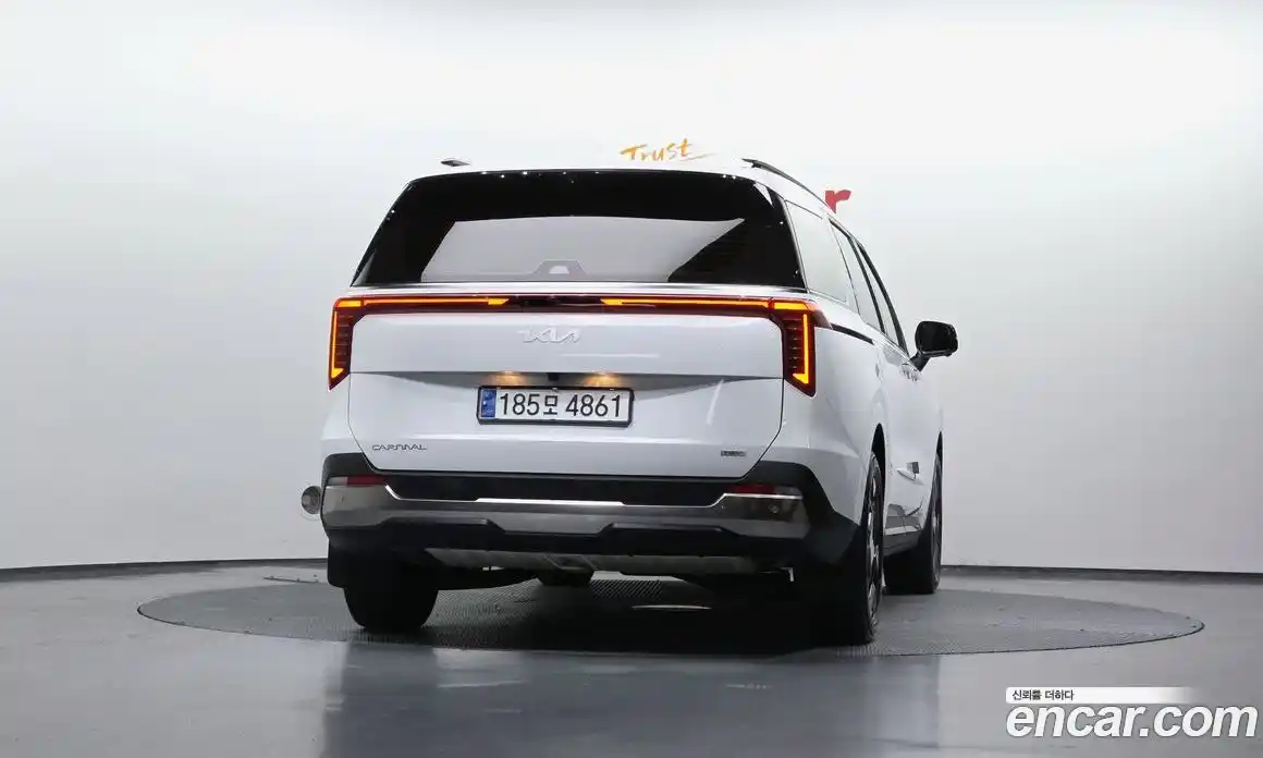Kia Canival 2024 1.6 гидро в Москве, фото 4