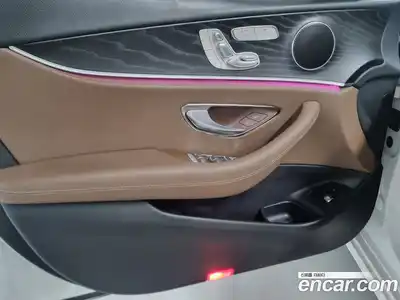 Mercedes-Benz E-Class 2020 1.9 гидро в Москве № 2125676, миниатюра 11