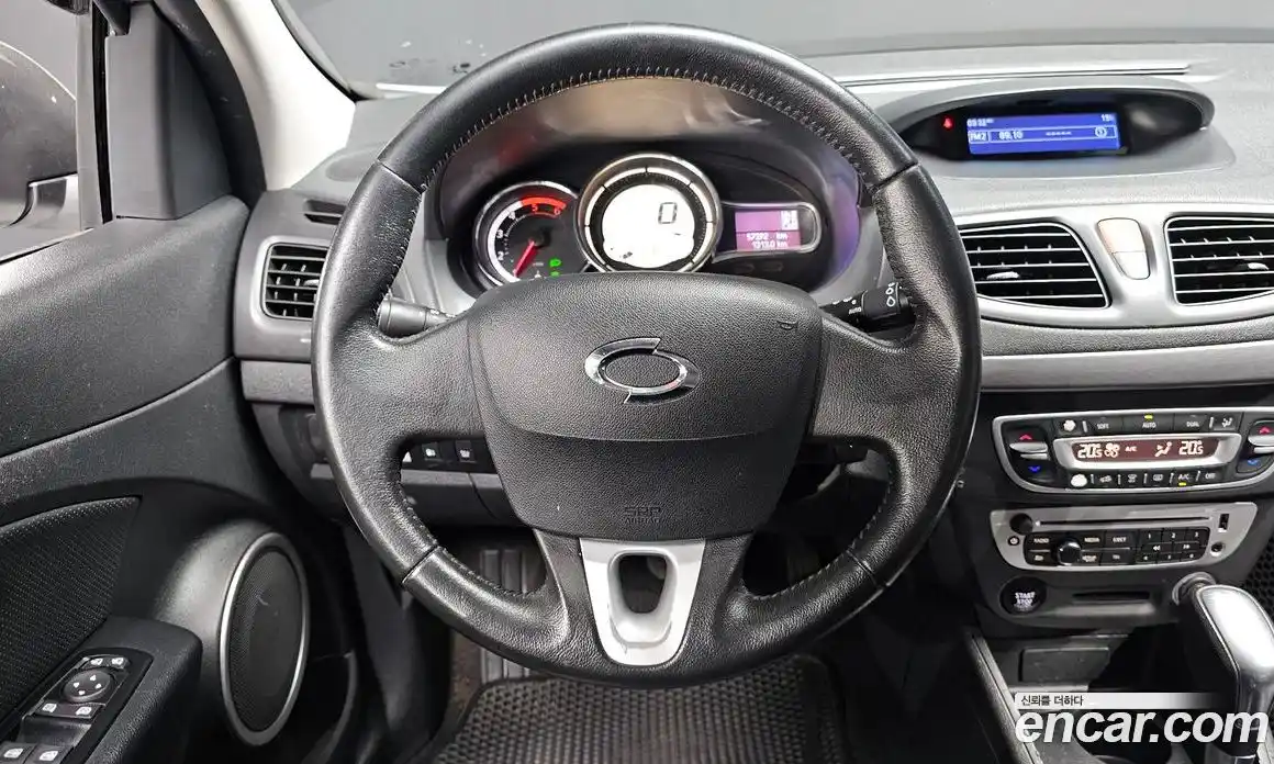 Renault SM3 2018 1.5 гидро в Москве № 2128926, фото 13