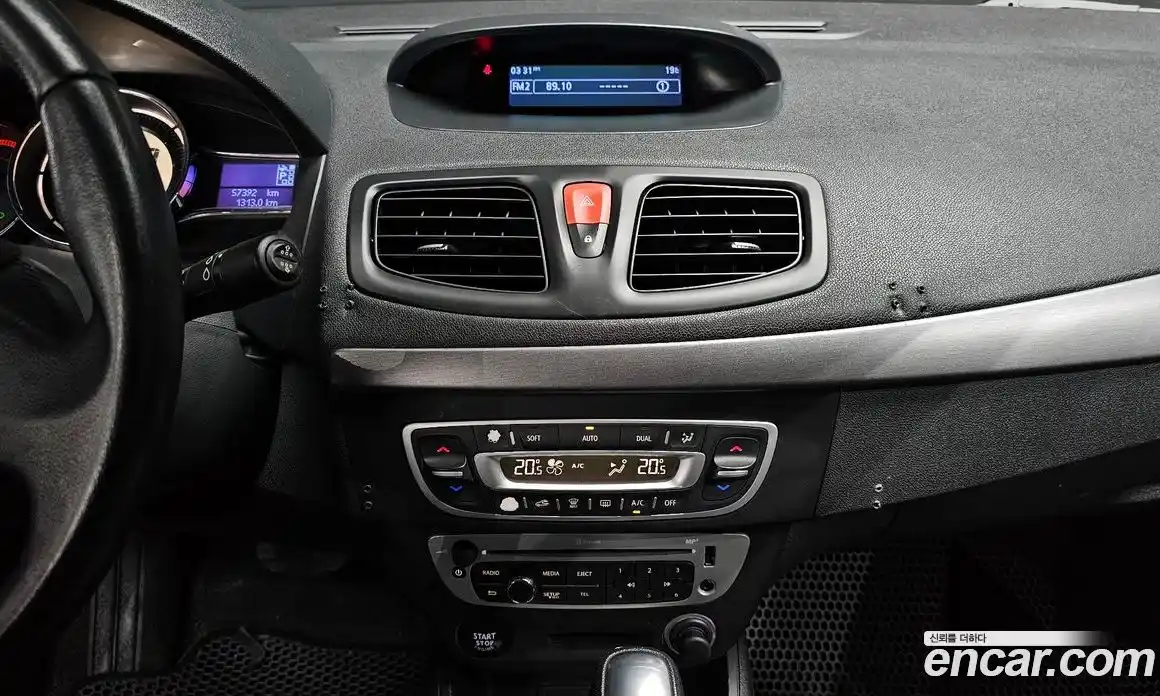 Renault SM3 2018 1.5 гидро в Москве № 2128926, фото 14
