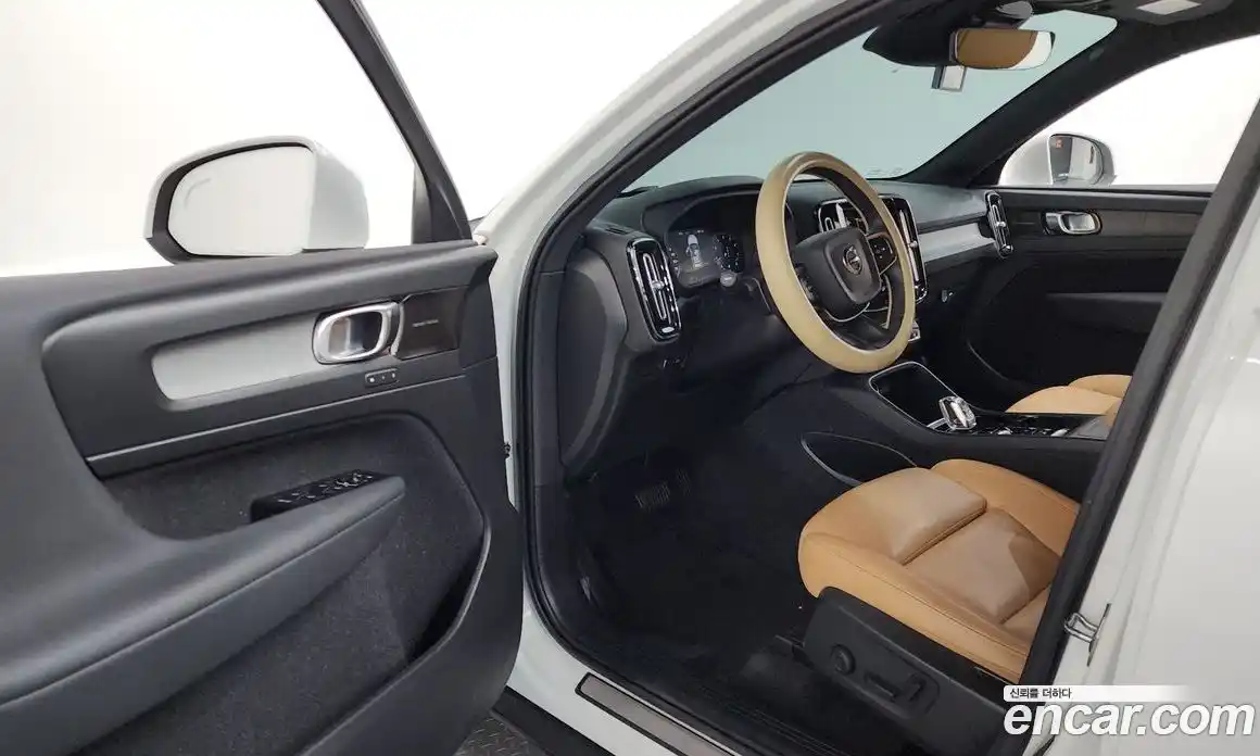Volvo XC40 2021 2.0 гидро в Москве, фото 13