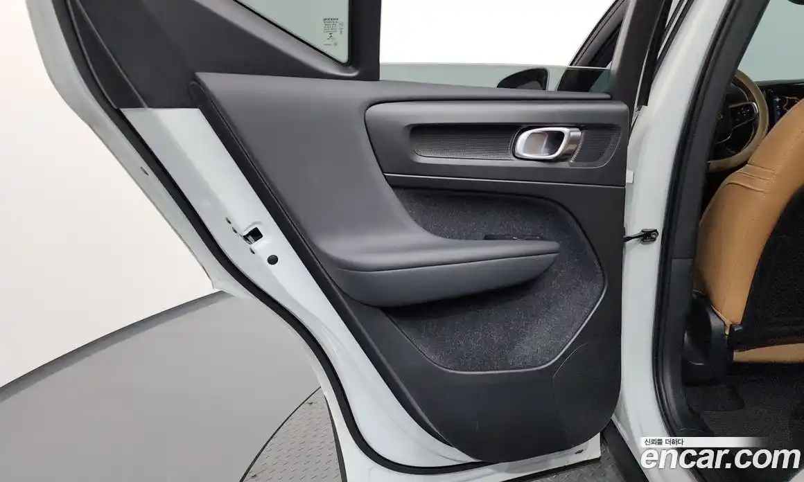 Volvo XC40 2021 2.0 гидро в Москве, фото 15