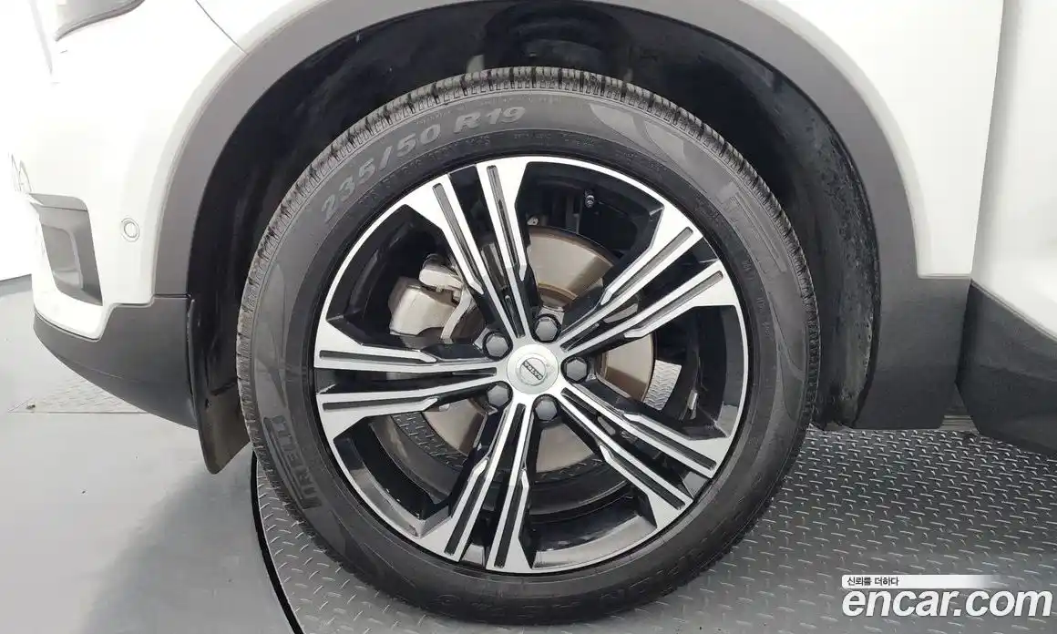 Volvo XC40 2021 2.0 гидро в Москве, фото 5