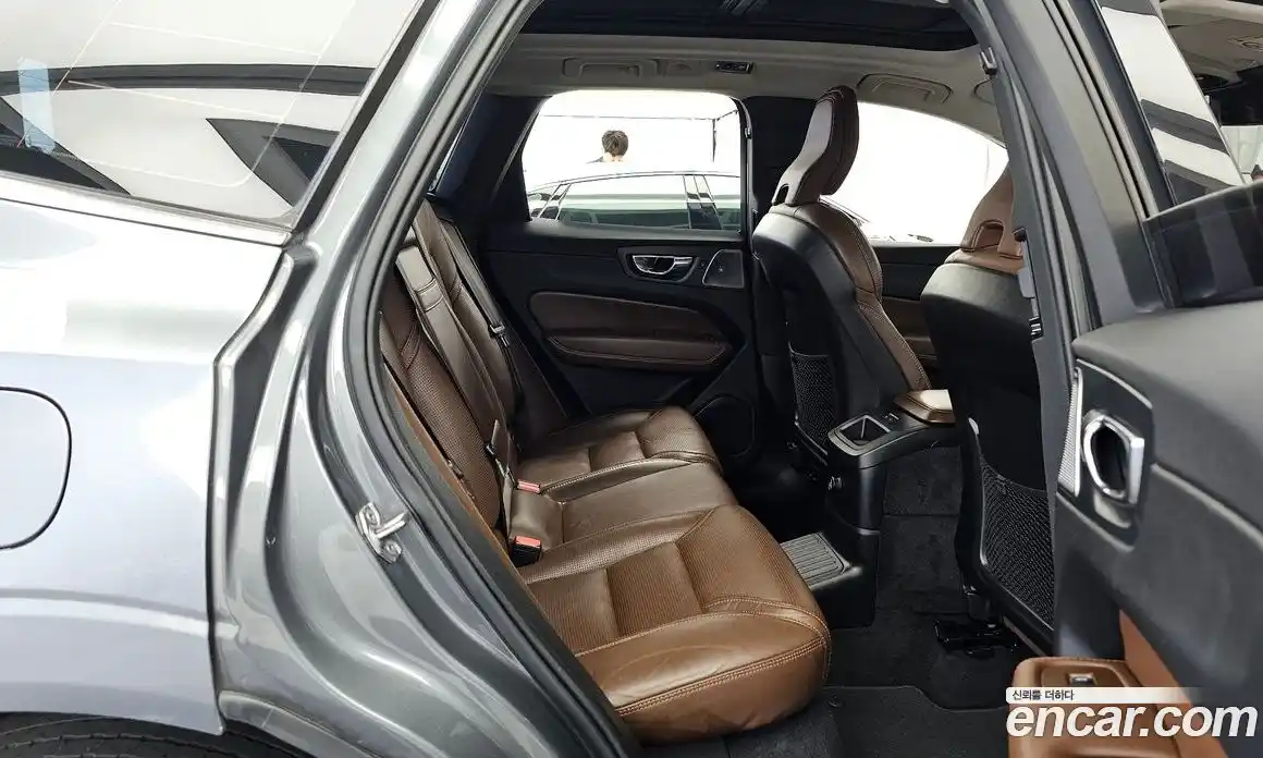 Volvo XC60 2019 2.0 гидро в Москве, фото 12