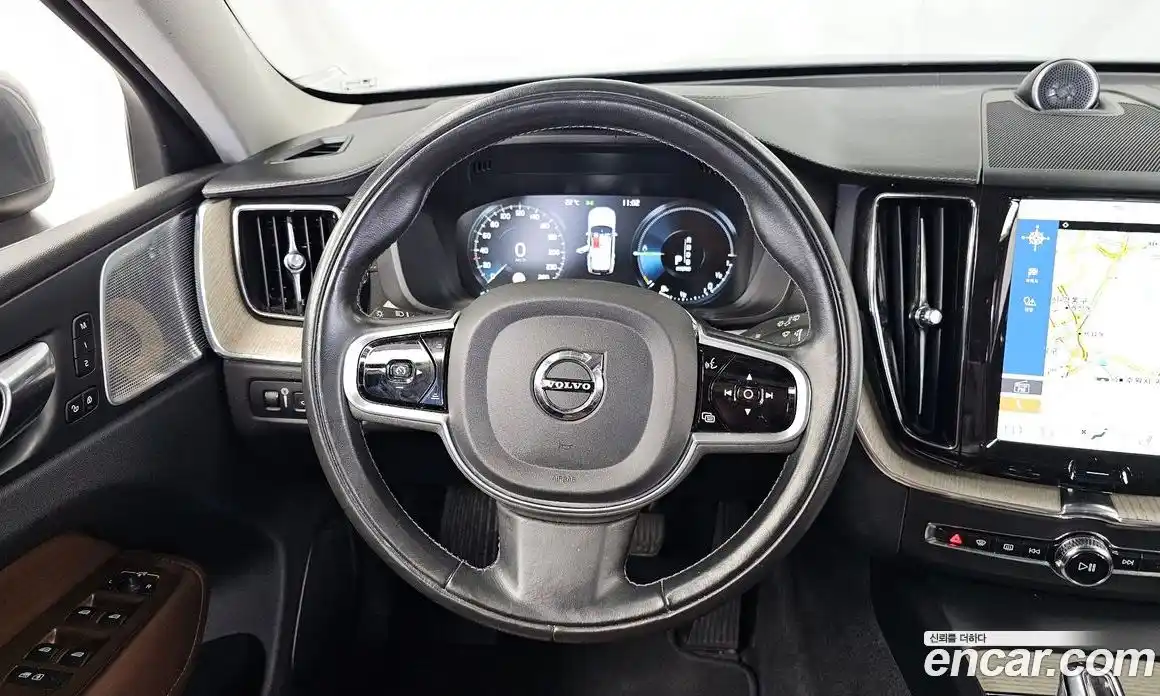 Volvo XC60 2019 2.0 гидро в Москве, фото 13