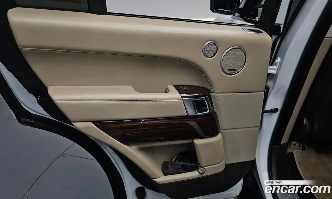 Land Rover Range-Rover 2015 4.4 гидро в Москве № 2131888, фото 14