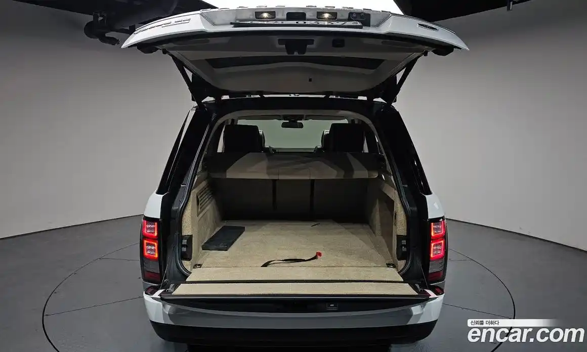 Land Rover Range-Rover 2015 4.4 гидро в Москве № 2131888, фото 25