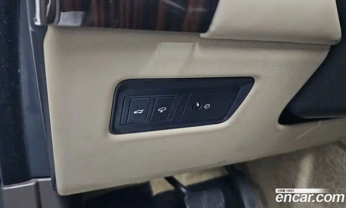 Land Rover Range-Rover 2015 4.4 гидро в Москве № 2131888, фото 27