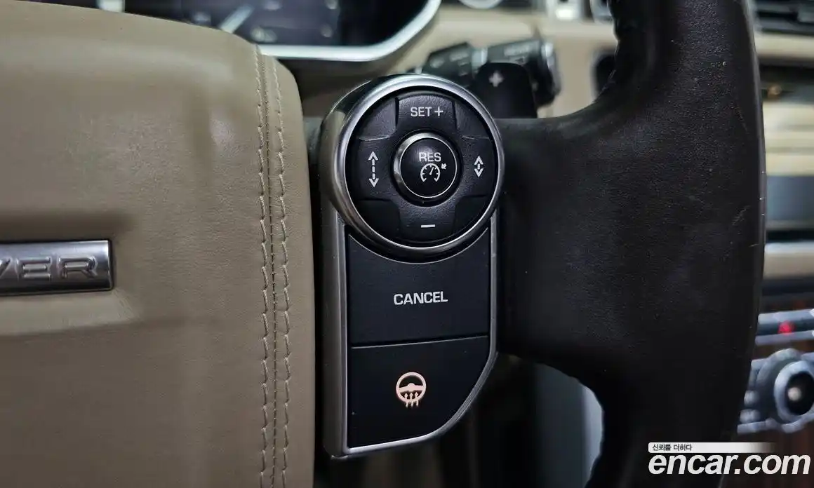 Land Rover Range-Rover 2015 4.4 гидро в Москве № 2131888, фото 32
