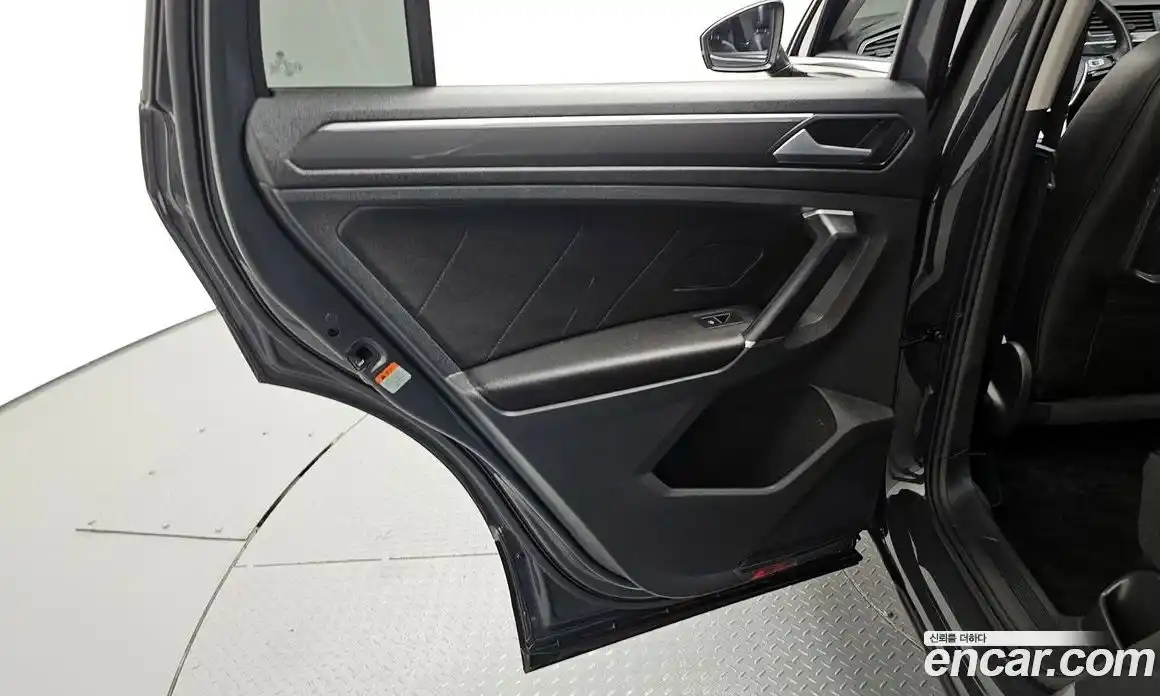 Volkswagen Tiguan 2018 2.0 гидро в Москве, фото 15