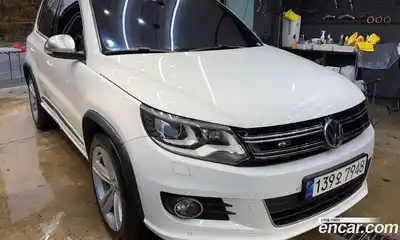 Volkswagen Tiguan 2.0 TDI R-Line 5N