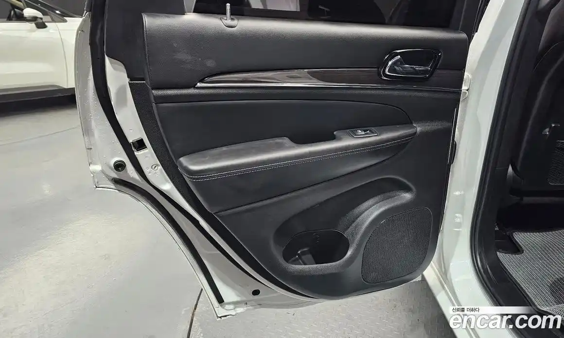 Jeep Cherokee 2021 3.6 гидро в Москве, фото 15