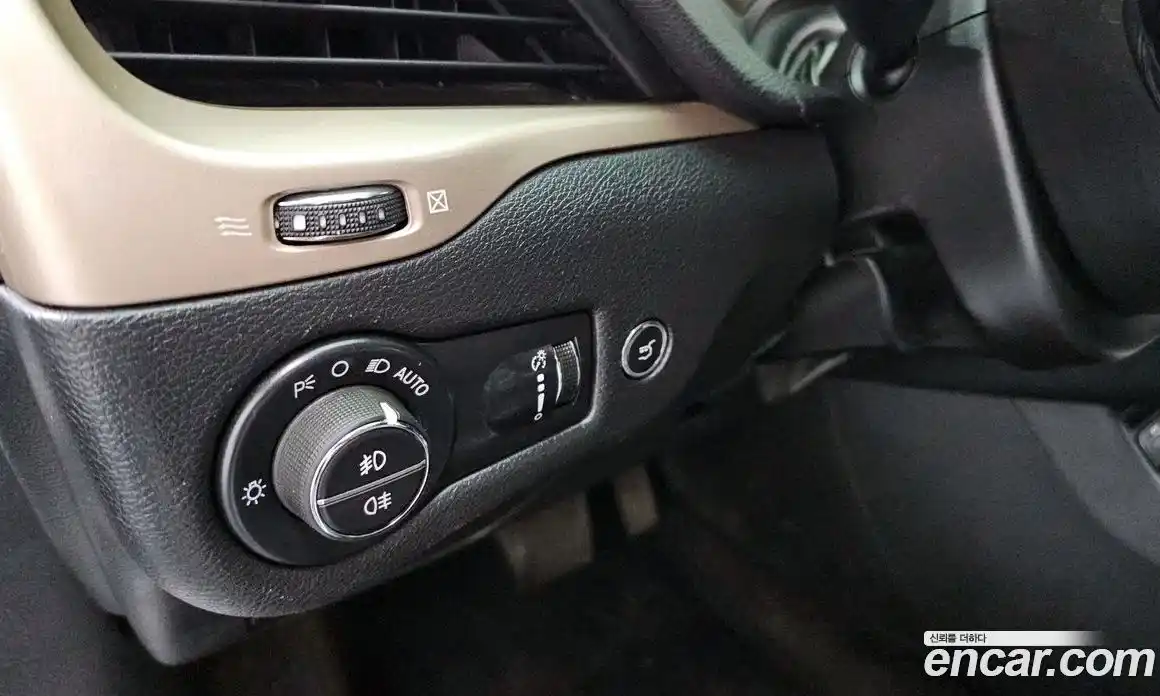 Jeep Cherokee 2015 2.4 гидро в Москве, фото 16