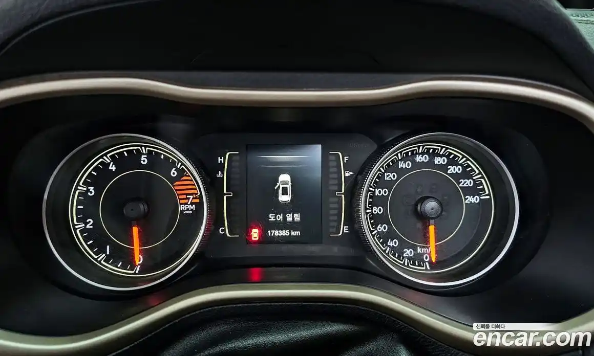 Jeep Cherokee 2015 2.4 гидро в Москве, фото 8